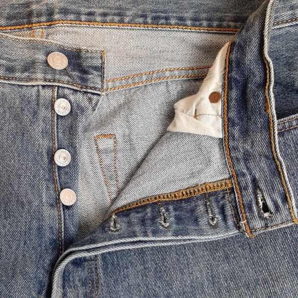 Levis 501 Men's Medium Wash Straight Leg Button Fly Blue Denim Jeans Size 36x29 - Picture 3 of 16